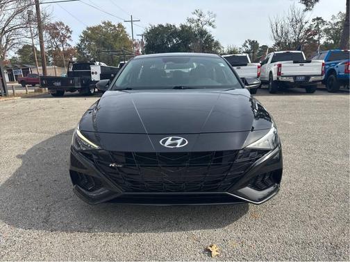 2023 Hyundai ELANTRA SE