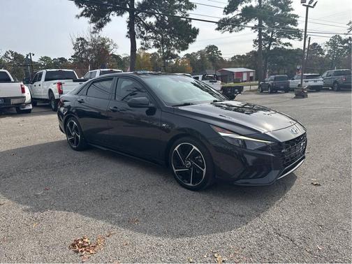 2023 Hyundai ELANTRA SE