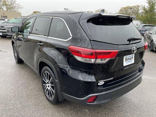 2017 Toyota Highlander SE