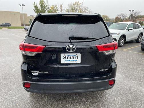 2017 Toyota Highlander SE