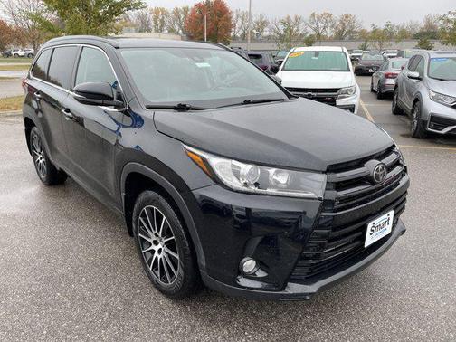 2017 Toyota Highlander SE