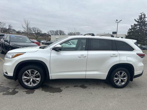 2015 Toyota Highlander LE
