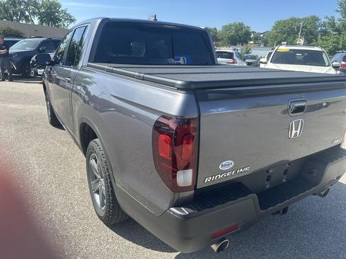 Modern Steel Metallic 2023 Honda Ridgeline RTL