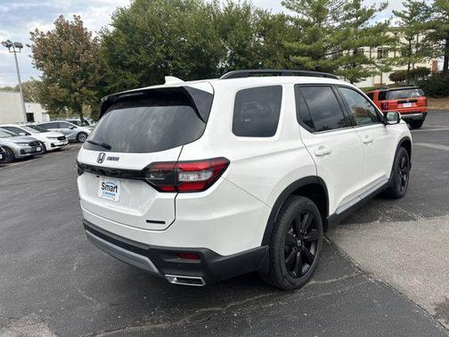 2025 Honda Pilot Touring 8-Passenger