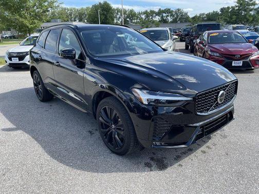 2024 Volvo XC60 B5 Plus Dark Theme