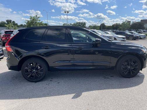 2024 Volvo XC60 B5 Plus Dark Theme