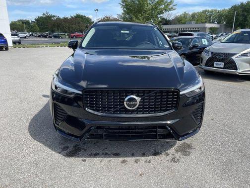 2024 Volvo XC60 B5 Plus Dark Theme