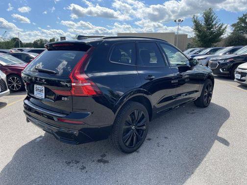 2024 Volvo XC60 B5 Plus Dark Theme