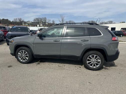 Sting-Gray Clearcoat 2022 Jeep Cherokee Latitude Lux