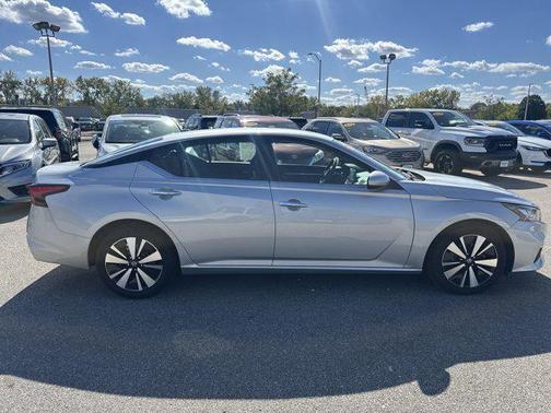 2021 Nissan Altima 2.5 SV