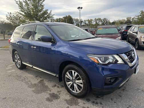 2018 Nissan Pathfinder SV