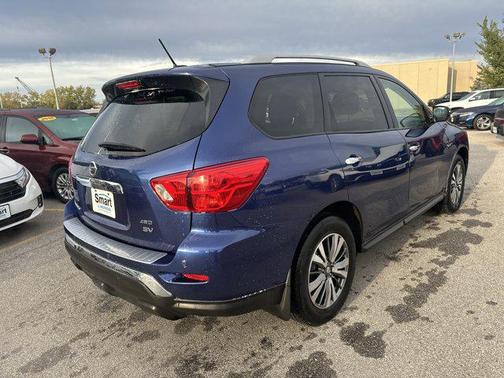 2018 Nissan Pathfinder SV