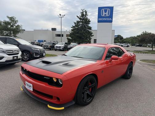 Go Mango 2017 Dodge Challenger SRT Hellcat
