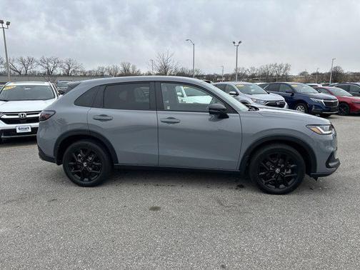 Urban Gray Pearl 2024 Honda HR-V Sport