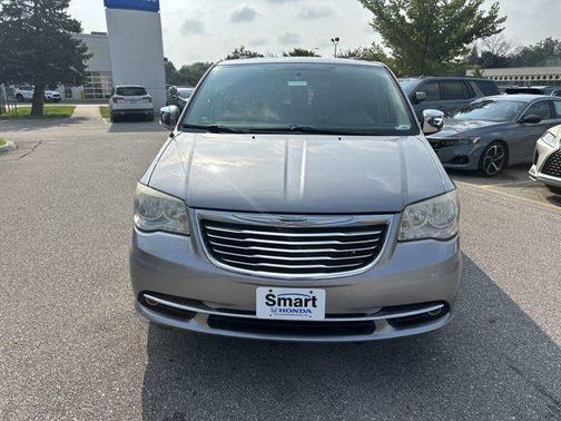2013 Chrysler Town & Country Touring-L