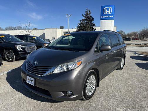 2015 Toyota Sienna XLE
