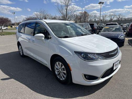 2018 Chrysler Pacifica Touring-L