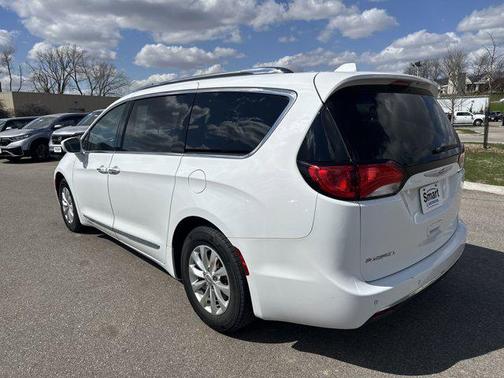 2018 Chrysler Pacifica Touring-L