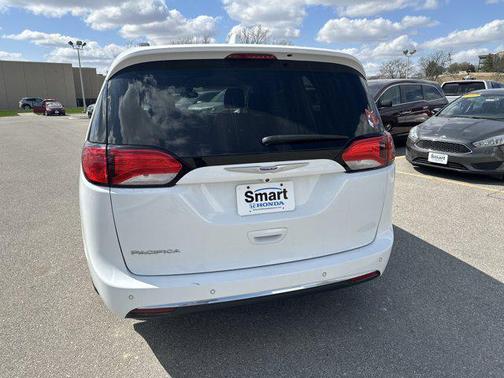 2018 Chrysler Pacifica Touring-L