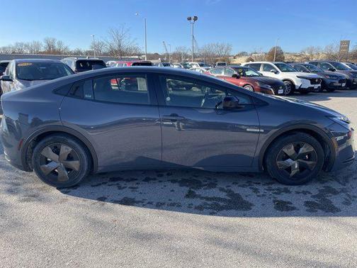 2025 Toyota Prius LE