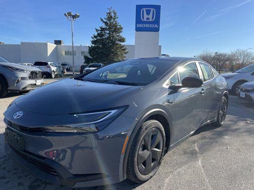 2025 Toyota Prius LE