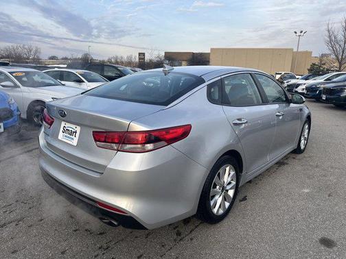 2017 Kia Optima LX