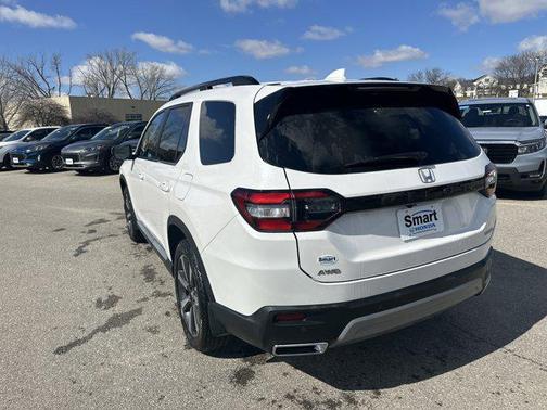 2025 Honda Pilot Touring 8-Passenger