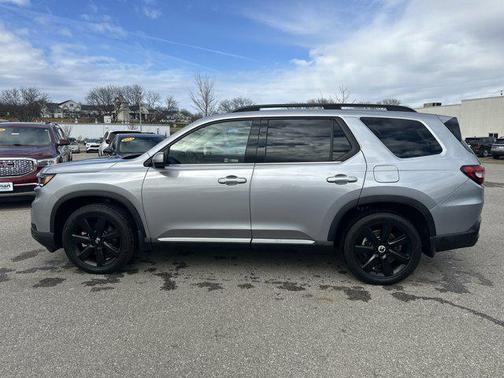 2024 Honda Pilot Touring 8-Passenger