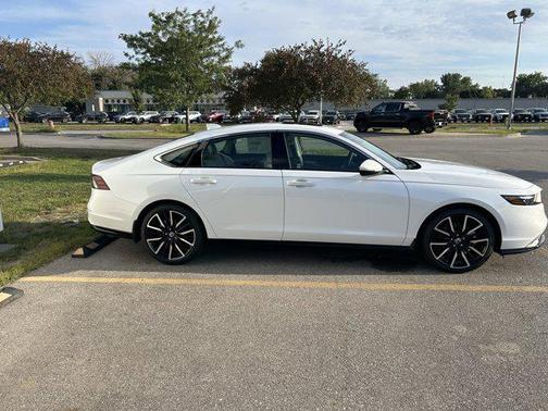 2025 Honda Accord Hybrid Touring