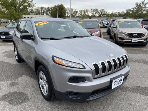 2016 Jeep Cherokee Sport