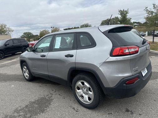 2016 Jeep Cherokee Sport