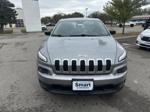 2016 Jeep Cherokee Sport