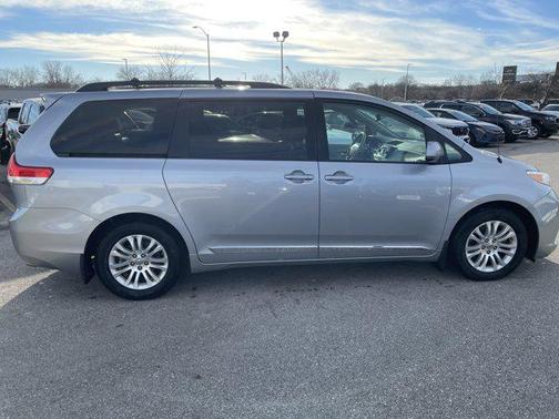 2014 Toyota Sienna XLE
