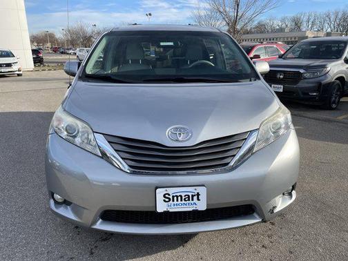 2014 Toyota Sienna XLE