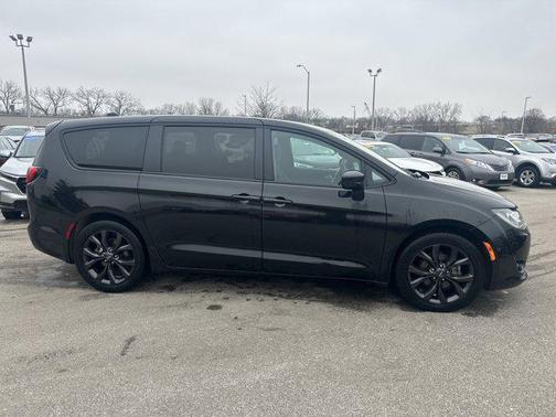 2019 Chrysler Pacifica Touring Plus
