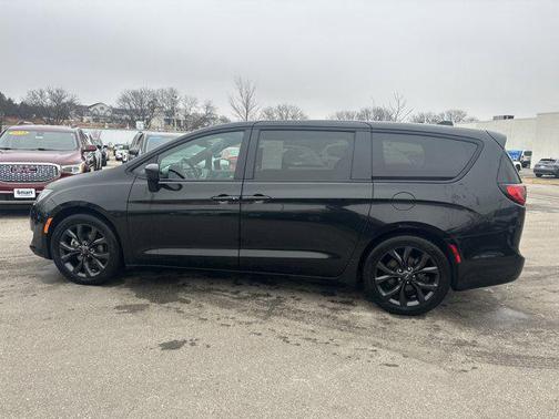 2019 Chrysler Pacifica Touring Plus