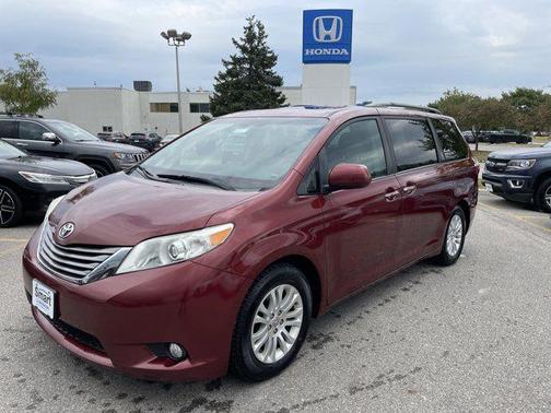 2016 Toyota Sienna XLE