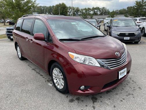 2016 Toyota Sienna XLE