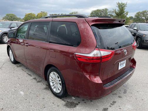 2016 Toyota Sienna XLE