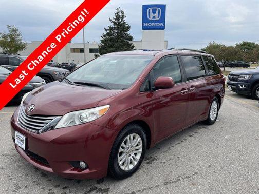 2016 Toyota Sienna XLE
