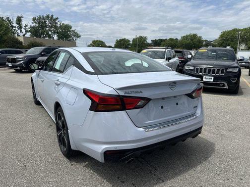Gray Sky Pearl 2023 Nissan Altima SR Intelligent AWD