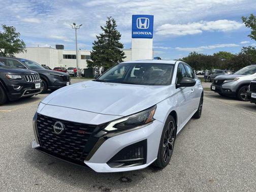 Gray Sky Pearl 2023 Nissan Altima SR Intelligent AWD
