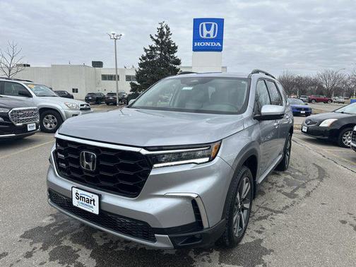 2025 Honda Pilot Touring 8-Passenger