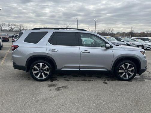 2025 Honda Pilot Touring 8-Passenger