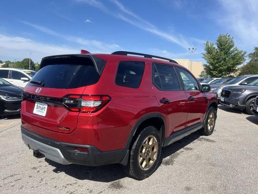 Radiant Red Metallic II 2024 Honda Pilot TrailSport