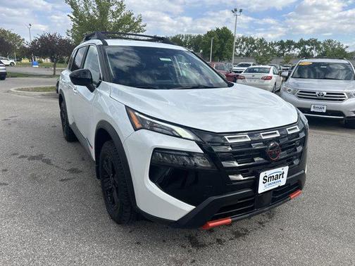 Everest White Pearl 2025 Nissan Rogue Rock Creek