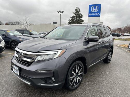 2022 Honda Pilot Touring 8-Passenger