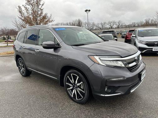 2022 Honda Pilot Touring 8-Passenger