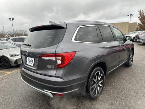 2022 Honda Pilot Touring 8-Passenger