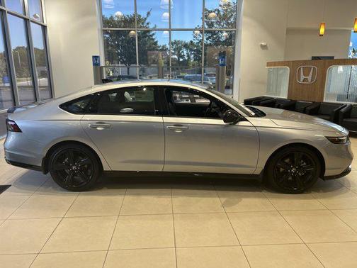 2025 Honda Accord Hybrid Base